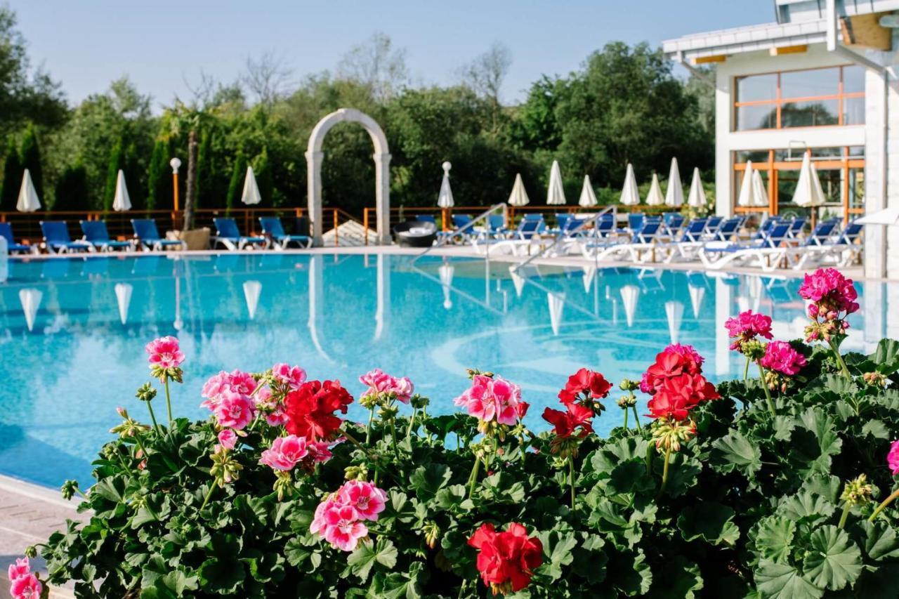 Hotel Wellness & Kaskady Sliac